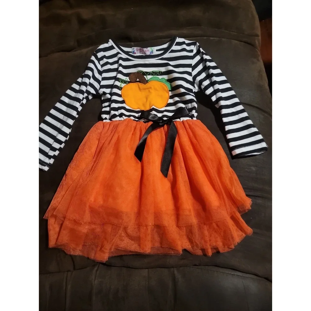Green kids fashion pumpkin Halloween dress size 110 fits like 3t